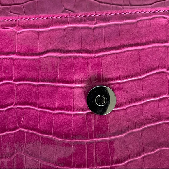 Guess Pink Patent Shoulder Chain Purse - Picture 11 of 17